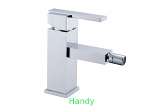 China Brass Chrome Single Hole Bathroom Sink Faucet / Single Lever Deck Mounted Brass Bidet Taps supplier