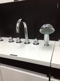 China Ceramic Deck Mount Tub Faucet Brass Polished Chrome Bathtub Mixer Tap for Bathroom supplier