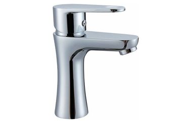 China Chrome Polished Single Hole Bathroom Sink Faucet / One Handle Ceramic Mixer Taps supplier